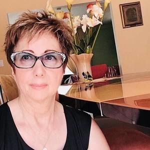 Meet your Posher, Flora